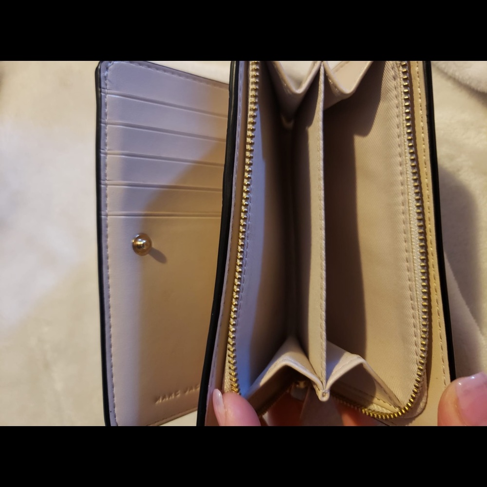 Marc Jacobs Wallet - Picture 3 of 7